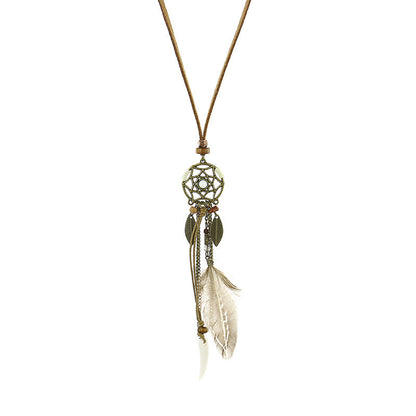 Round vintage feather tassel necklace