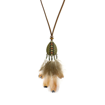 Round vintage feather tassel necklace