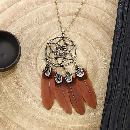 Round vintage feather tassel necklace