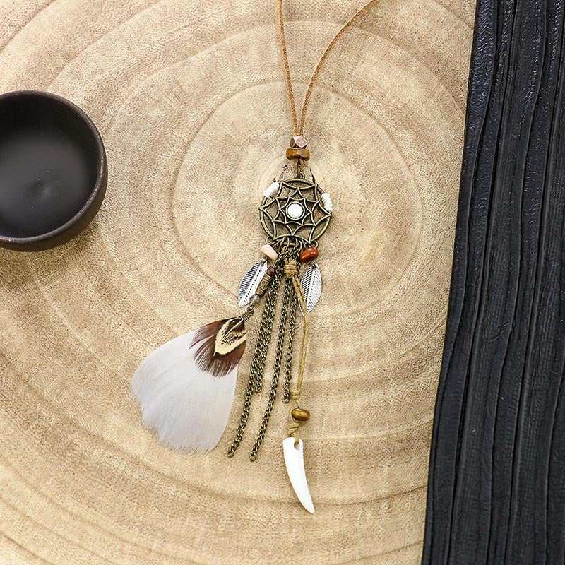 Round vintage feather tassel necklace