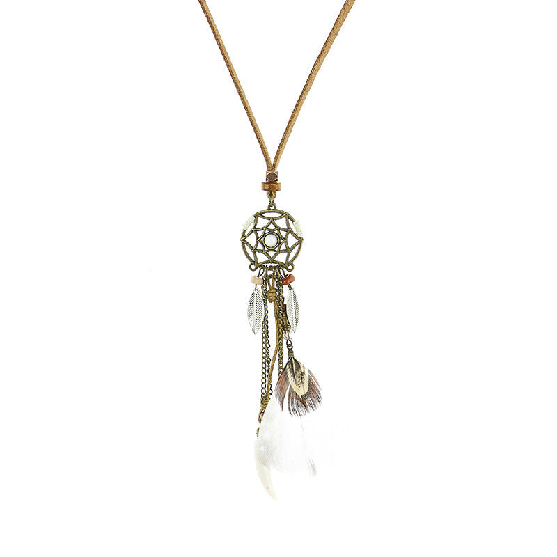 Round vintage feather tassel necklace