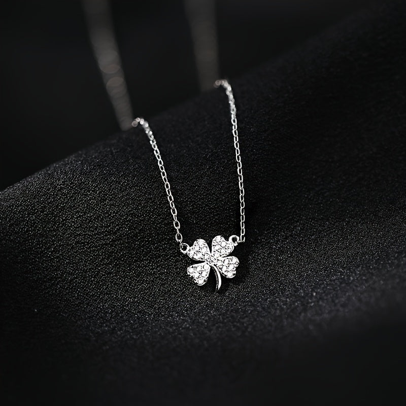 Silvery Four Leaf Clover Pendant Necklace Exquisite Rhinestone Alloy Clavicle Necklace Retro French Neck Jewelry For Women