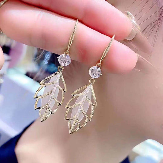 Leaf fashion earrings