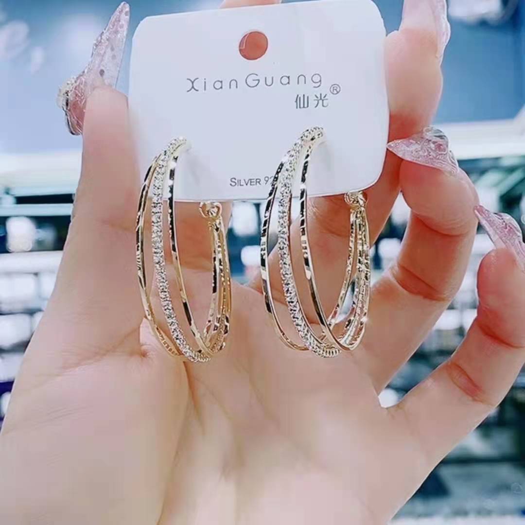 Rhinestone C-shaped S925 silver pin ring metal earrings