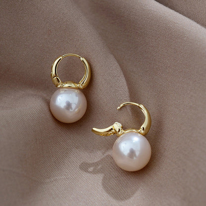 Fashion Korean simple pearl earrings