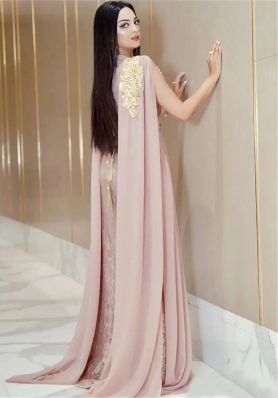 New Blush Pink Beaded Muslim Long Evening Dresses Luxury Dubai Moroccan Kaftan Dress Chiffon V Neck Formal Gown Evening Party Dresses