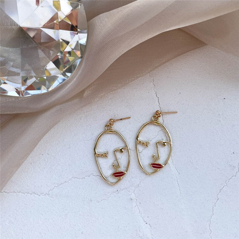 Vintage Punk Female Face Dangle Earrings for Women European and American personality Abstract Pendant Ear Jewelry