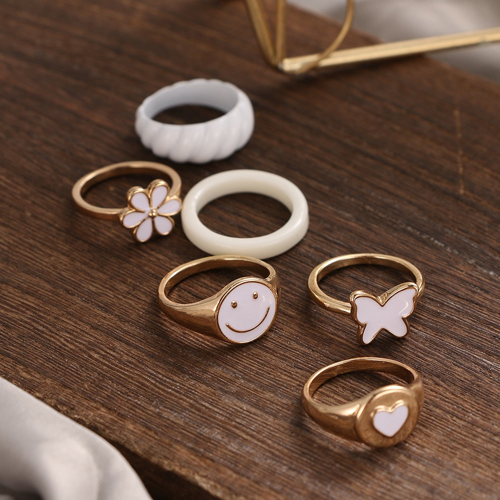 KISS WIFE Vintage Golden Heart Smile Rings Set for Women Ins Style Colorful Love Rings Cute Finger Rings for Girls Jewelry Gifts