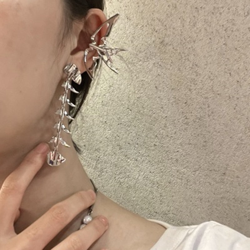 Exaggerated Hip-Hop Silver Metal Wind Simple Dovetail Bow Tassel Earrings Girl Personality Punk Fashion Ear Clip Jewelry Gift