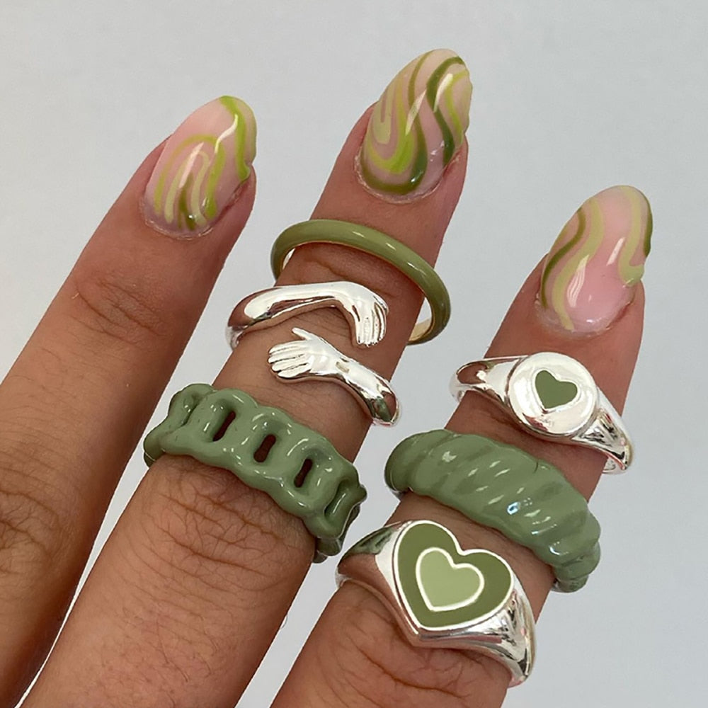 Vintage 6Pcs Green Embrace Hands Rings Set For Women Metal Paint Coating Creative INS Style Love Heart Ring Fashion Jewelry