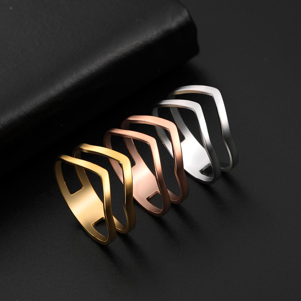 Skyrim 2022 Simple Geometrical Wave Ring Stainless Steel Gold Color Party Finger Rings Jewelry Birthday Gift for Women Girls