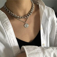 Load image into Gallery viewer, Fashion Butterfly Crystal Pearl Pendant Necklace Statement Clavicle Pearl Chain Layered Necklace Trend Butterfly Collar Jewelry