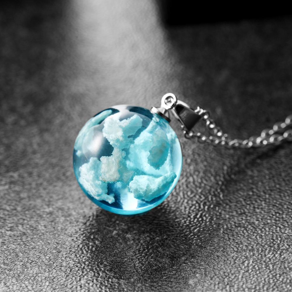 Chic Transparent Resin Rould Ball Moon Pendant Necklace Women Blue Sky White Cloud Chain Necklace Fashion Jewelry Gifts for Girl