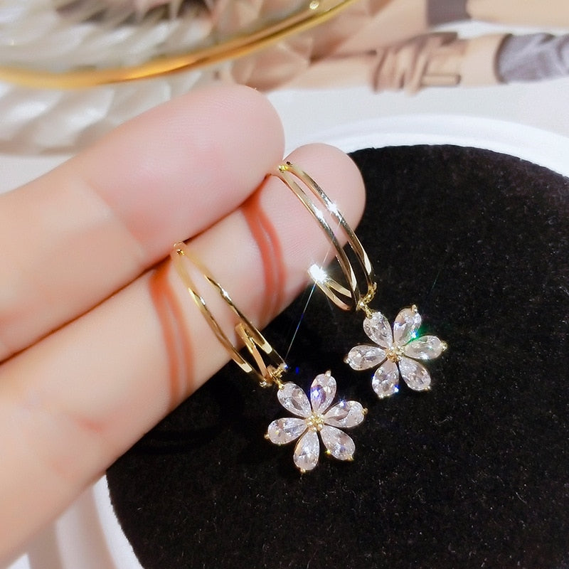 New Korea Sweet Cute Flower Crystal Temperament Geometric Shiny Zircon Earrings Statement Earrings for Women Girl Pendientes