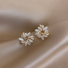 Load image into Gallery viewer, Elegant and Exquisite Opal Petal Circle Stud Earrings For Woman 2022 New Classic Jewelry Luxury Party Girl&#39;s Unusual Earrings
