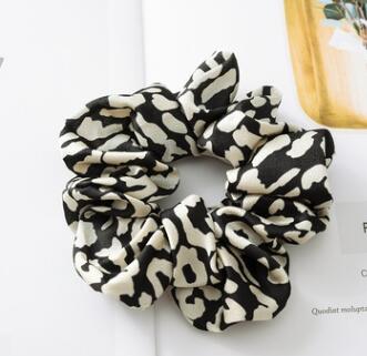 New arrival Fashion women lovely leopard print Hair bands cute hair scrunchies girl&#39;s hair Tie Accessories Ponytail Holder