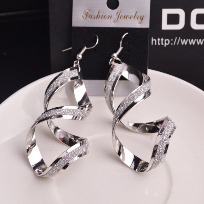 Fashion Punk Gold Silver Color Metal Spiral Earrings For Women Long Wave Dangle Drop Earings Statement Jewelry oorbellen