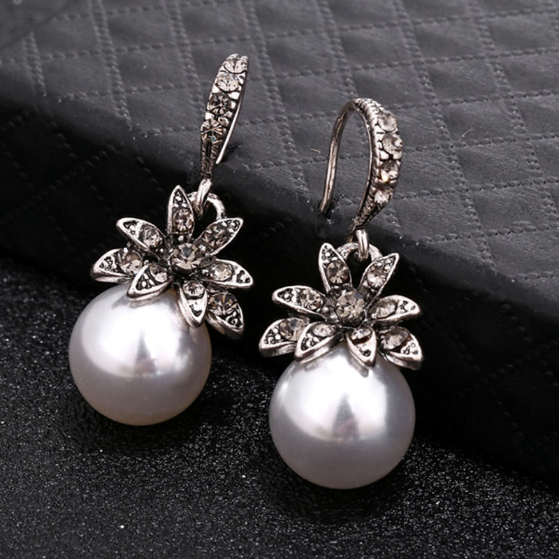 Fashion Imitation Pearl Earrings Inlaid Rhinestones Exquisite Charming Wedding Jewelry For Women Three Colors optional2022