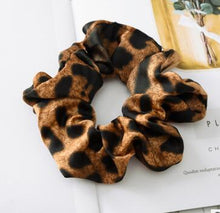 Load image into Gallery viewer, New arrival Fashion women lovely leopard print Hair bands cute hair scrunchies girl&#39;s hair Tie Accessories Ponytail Holder