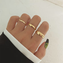 Load image into Gallery viewer, Vintage 6Pcs Green Embrace Hands Rings Set For Women Metal Paint Coating Creative INS Style Love Heart Ring Fashion Jewelry