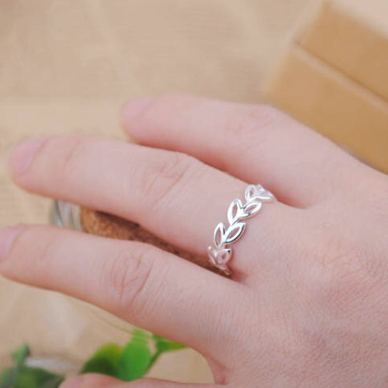 Hot New Silver Plated Rings for Women Temperament Personality Jewelry Creative Love Hug Ring Fashion Tide Flow Open Ring Anillos