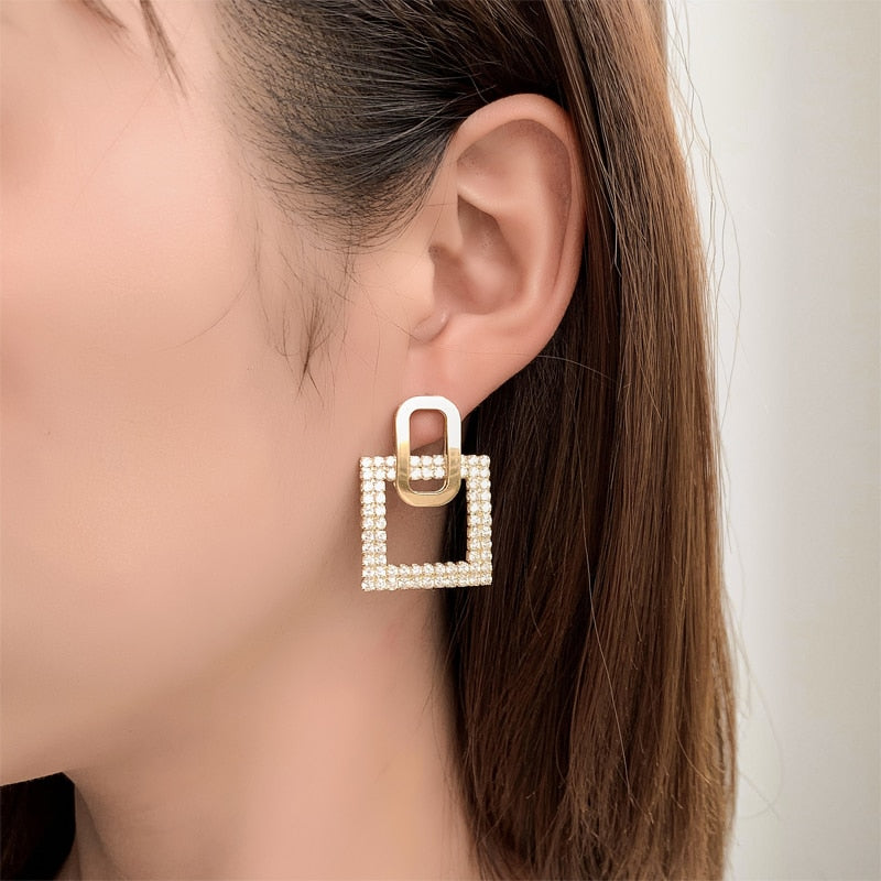 2021 New Rhinestone Hoop Earrings Female Light Luxury Temperament Alloy Earrings Fashion Golden Earrings For Women Cute Party