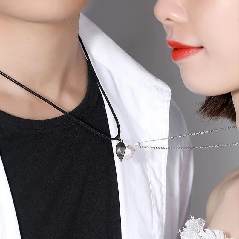 1Pair Magnetic Couple Necklace For Lovers Gothic Punk Heart Pendant Necklace For Men Wedding Couple Jewelry Valentine&#39;s Day Gift
