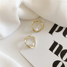 Load image into Gallery viewer, 2022 New Fashion Women&#39;s Gold Irregular Circle Pearl Metal Geometric Earrings Simple Fashion Earrings Jewrly