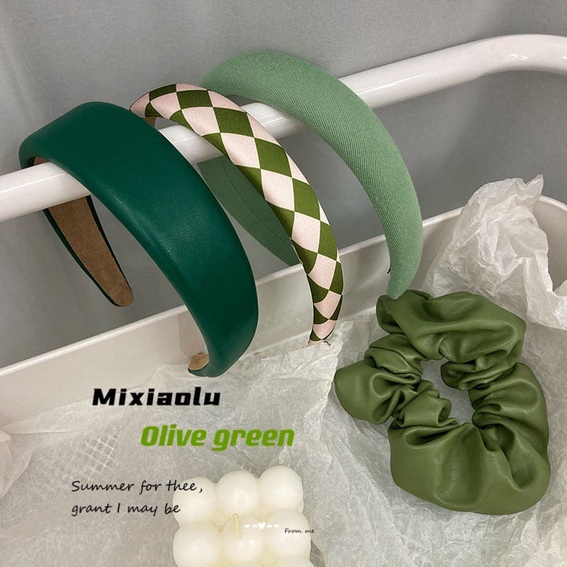 Green~The new olive greenplaid headband is simpleand versatile showing white hair accessories large leather large intestine ring