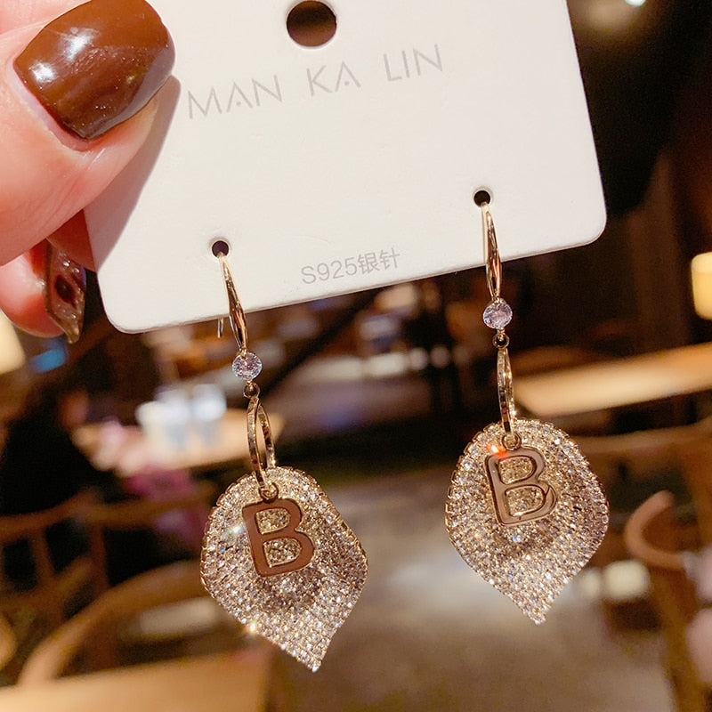 Fashion Crystal Butterfly Clip On Earring Pearl Bead Ear Cuff Long Tassels Charm Hollow Earrings For Women Clip Jewelry Gifts