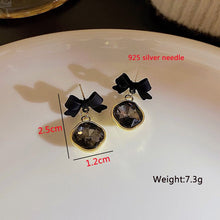 Load image into Gallery viewer, Black Hanging Long Earrings for Women Triangle Square Statement Drop Earrings 2022 boucle oreille femme Fashion Jewelry