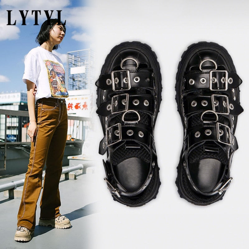 2022 Summer Women&#39;s Sandals Platform Women&#39;s Shoes Ins Hot  Leather Gladiator Sandals Rivets Baotou Trekking Shoes Flats A1-02