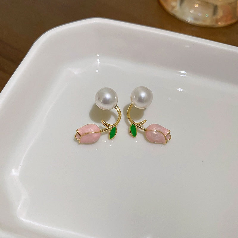2022 New Summer Fresh Pink Flowers Stud Earrings Contracted Fashion Elegant Fine Pearl Trend Women Earrings Jewelry D368