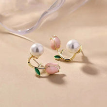 Load image into Gallery viewer, 2022 New Summer Fresh Pink Flowers Stud Earrings Contracted Fashion Elegant Fine Pearl Trend Women Earrings Jewelry D368