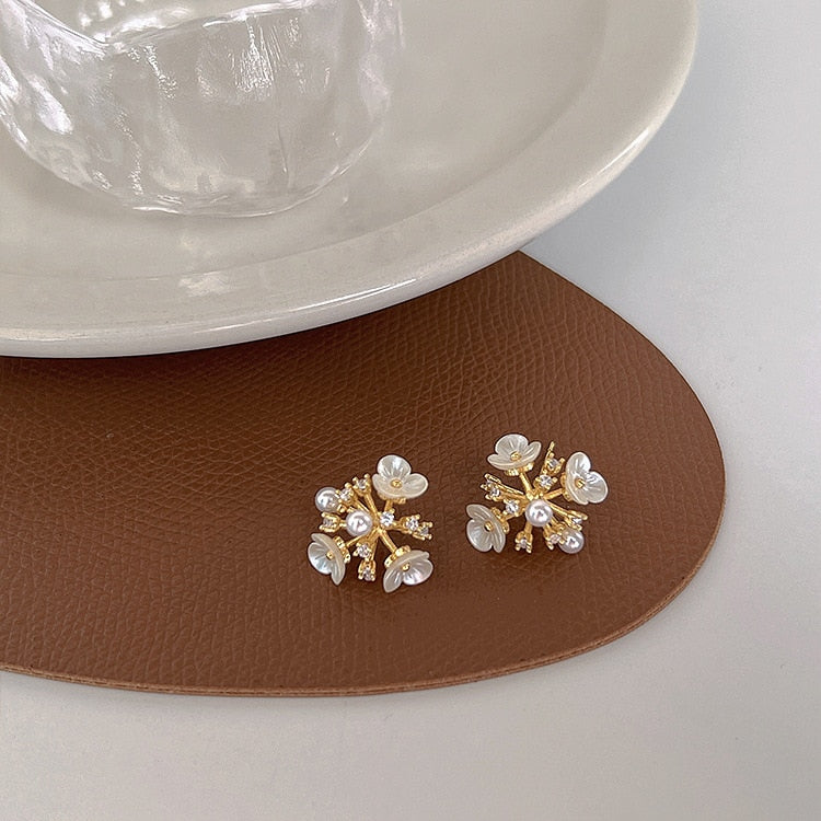 2022 Korean New Exquisite Shell Flower Ball Earrings Fashion Temperament Versatile Earrings Female Jewelry