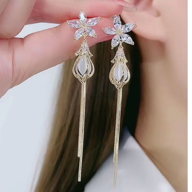 2022 New Fashion Women&#39;s Classic Animal Butterfly Simple Crystal Diamond Earrings Pendant Jewelry Bride Wedding Banquet Gift Jew