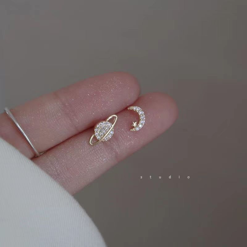 Silver-plate Asymmetric Cute Space Astronaut Planet Opal Stud Earrings for Women Silver Color Lovely Simple Ear Piercing Jewelry