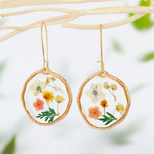 Load image into Gallery viewer, Unique Dried Flower Earrings Women Fashion Colorful Real Floral Earrings Creative Resin Epoxy Immortal Flower Earrings Jewelry