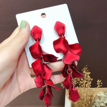 Load image into Gallery viewer, Vintage Gorgeous Blue Red Petal Pendientes Piercing Earrings For Women Bohemian Rose Flower Tassel Long Earring Fashion Jewelry