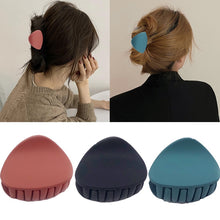 Load image into Gallery viewer, New Solid Color Hair Clip Mini Hair Claw Clip Barrettes Sweet Hairpin Barrette Retro Hair Claws Women Girls Hair Accessories