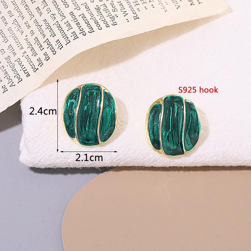 Green Color Stylish Stud Earrings for Women Korean Fashion Girls Heart Earrings Charming Ear Jewelry oorbellen voor vrouwen