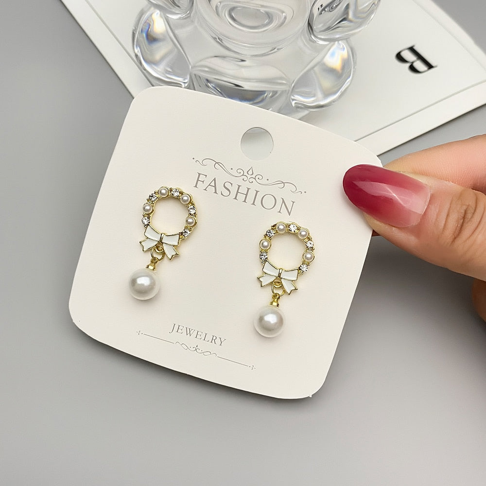 Pearl Earrings 2022 for Women Irregular Women Love Butterfly Jewelry Earing Fashion Korean Delicate Pearl Bow Tie New Earrings