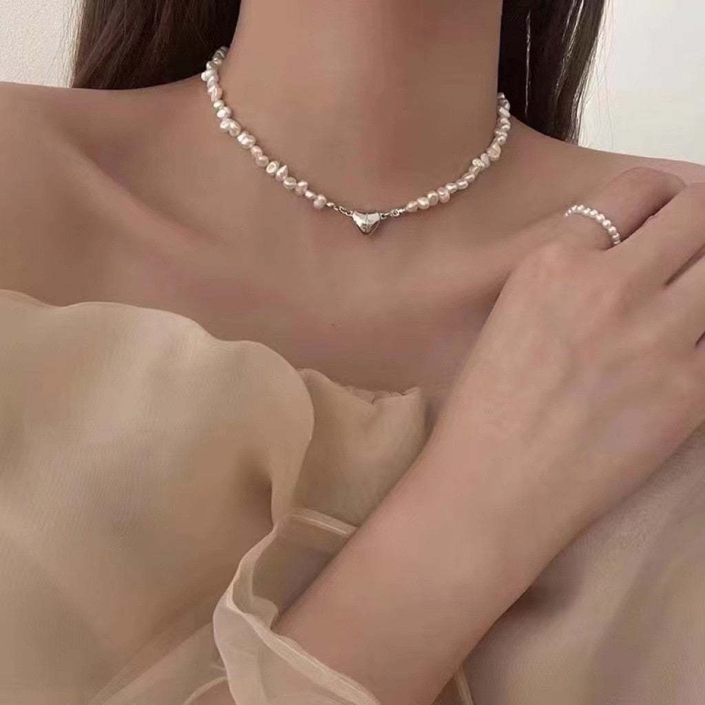Korean Fashion Baroque Pearl Chain Choker Necklace for Women Girls 2022 Trend Jewelry Heart Pendant Necklace Bridal Engagement