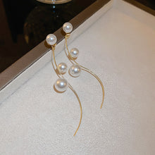 Load image into Gallery viewer, 2022 South Korea&#39;s New Geometric Pearl Tassel Earrings Fashionable Temperament Long Versatile Earrings Women&#39;s Jewelry