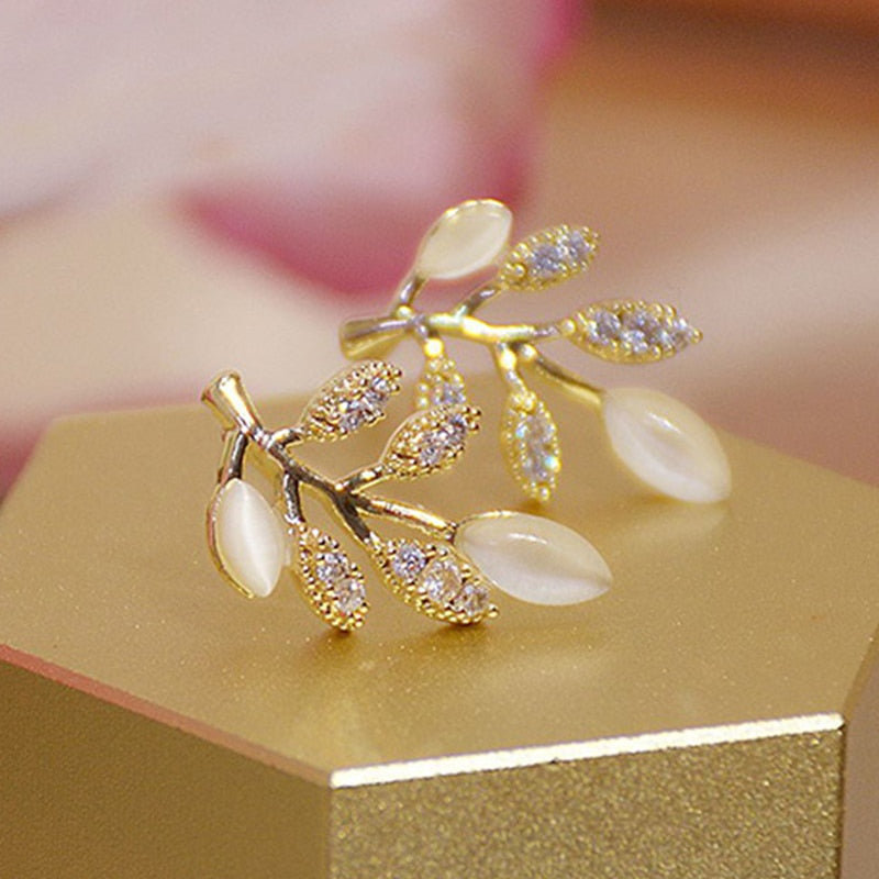 Exquisite Opal Leaves Flower Stud Earrings for Women Shiny Rhinestone Zircon Geometric Oval Earring Girl Party Statement Jewelry