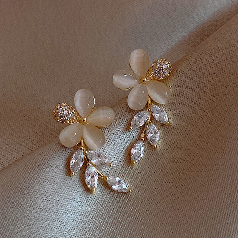 2022 New Korean Light Luxury Flower Stud Earrings For Women Crystal Zircon Moon Planet Pearl Temperament Earrings Jewelry Gifts